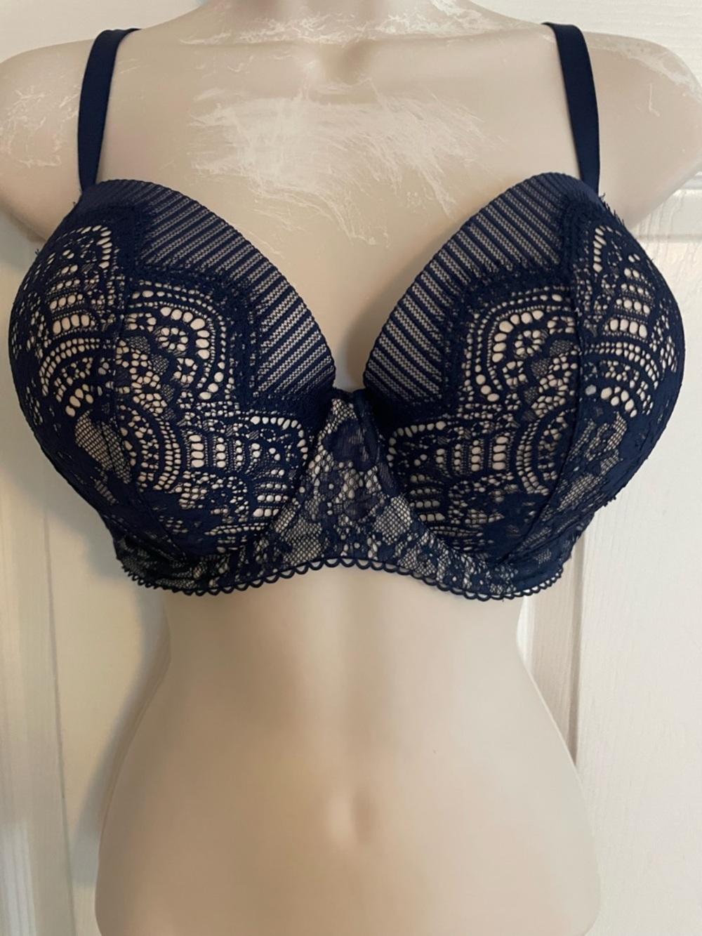 Victoria's Secret Dream Angels Navy Lace Underwire Demi Bra 38DD